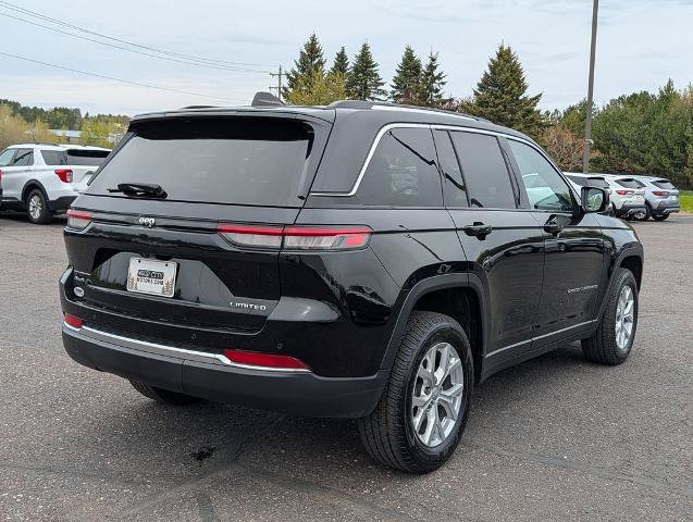 Used 2023 Jeep Grand Cherokee Limited AWD/4WD image 6