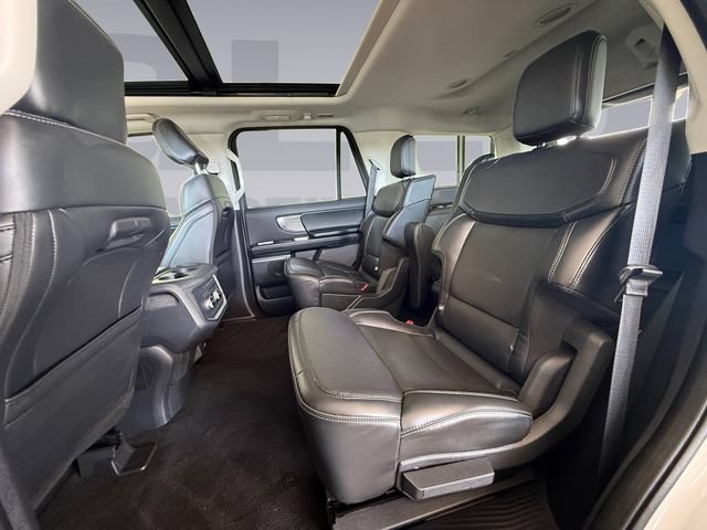 Certified 2025 Ford Expedition Platinum AWD/4WD image 16