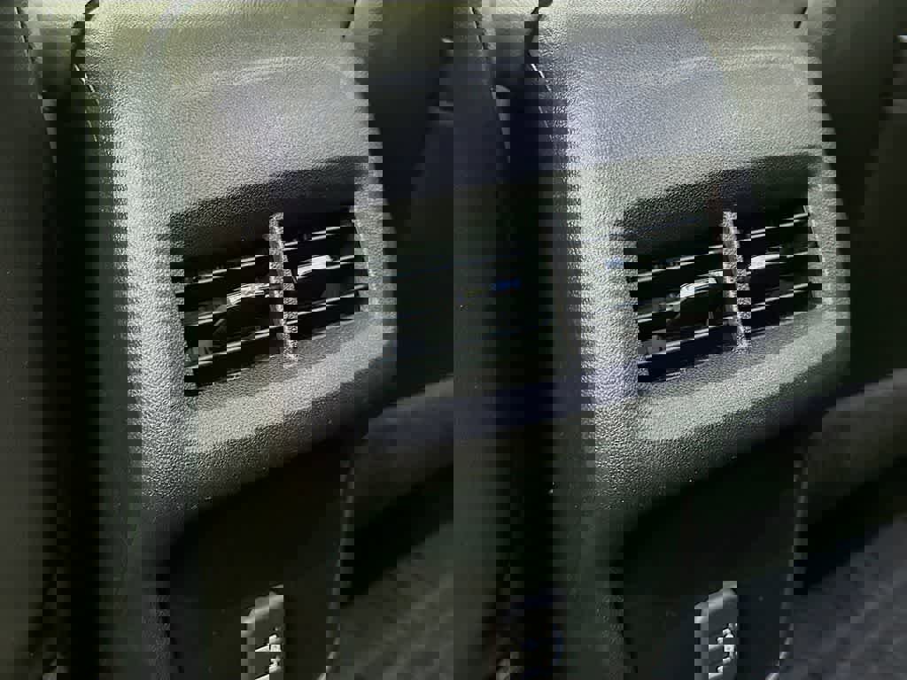 Used 2022 Chevrolet Equinox RS w/ RS Leather Package image 16