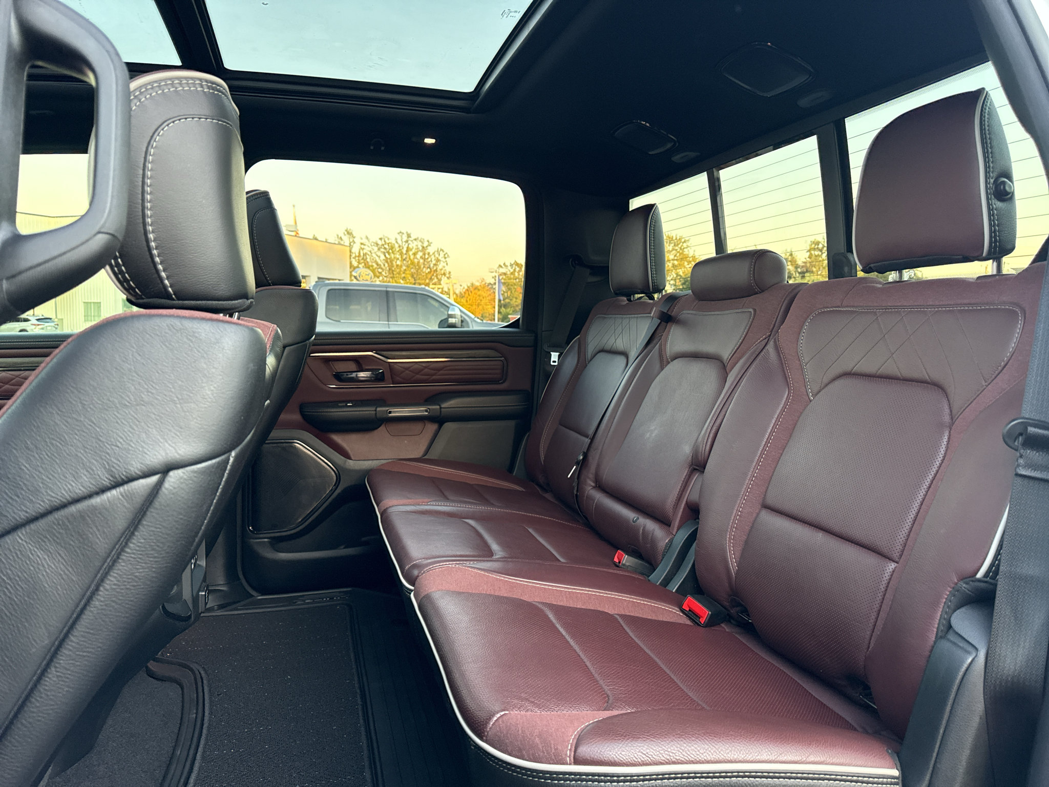Used 2025 RAM 1500 Limited AWD/4WD image 13