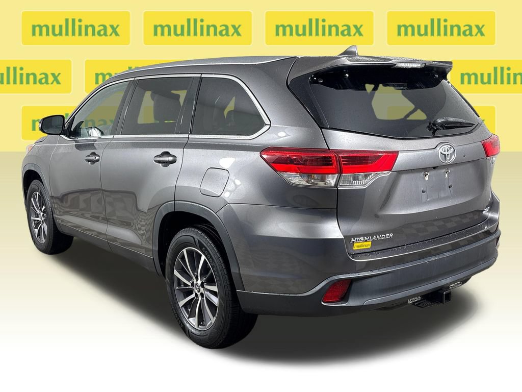 Used 2019 Toyota Highlander XLE FWD image 9