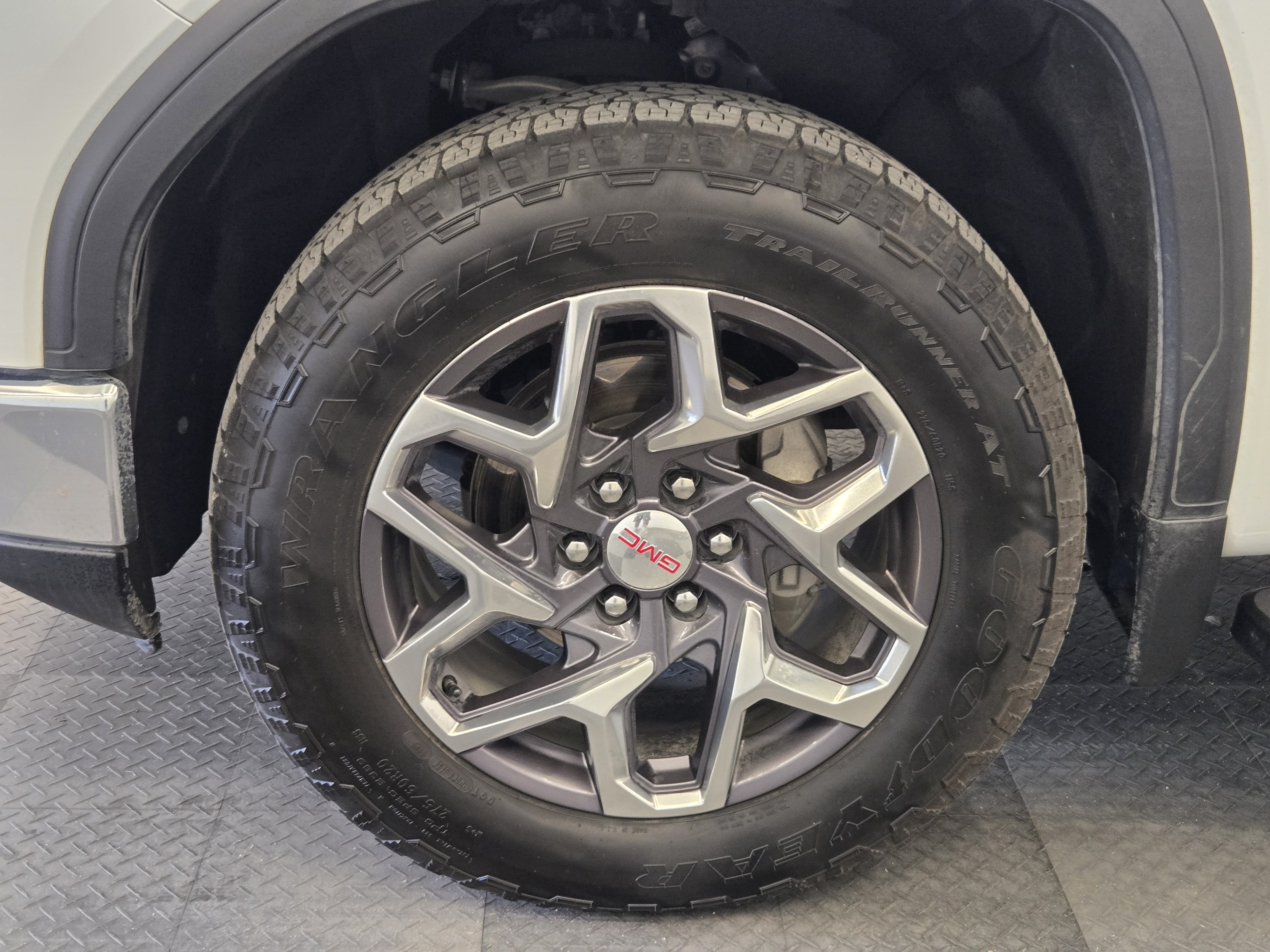 Used 2025 GMC Sierra 1500 SLT AWD/4WD image 10