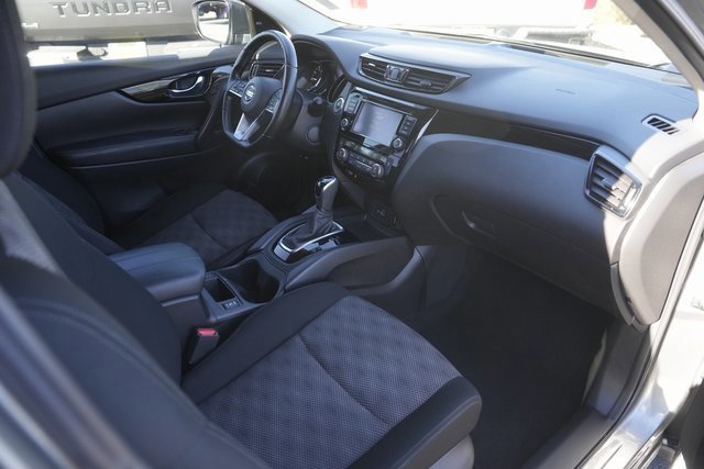 Used 2021 Nissan Rogue Sport SV image 17