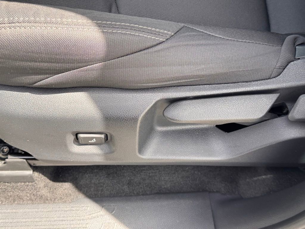 Used 2025 Toyota Tacoma SR5 image 18