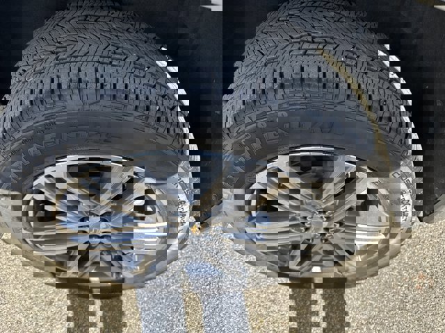 Used 2023 Chevrolet Traverse High Country image 18