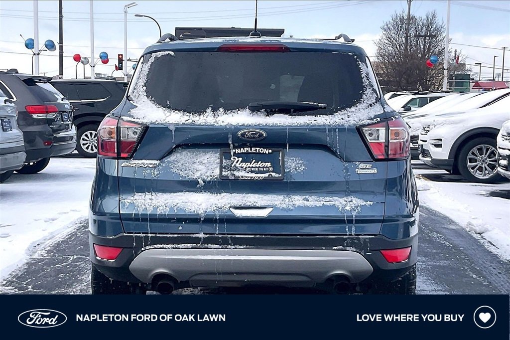 Certified 2018 Ford Escape SE image 3