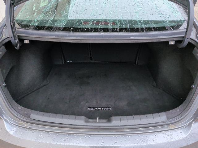 Used 2019 Hyundai Elantra SE w/ Cargo Package image 9
