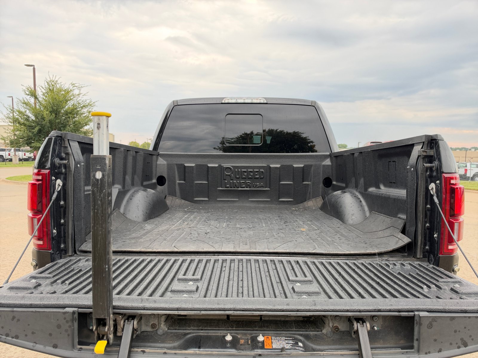 Certified 2019 Ford F150 Raptor w/ Equipment Group 802A Luxury AWD/4WD image 18