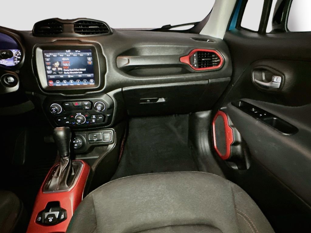 Used 2022 Jeep Renegade Trailhawk w/ Sun/Sound Group AWD/4WD image 32