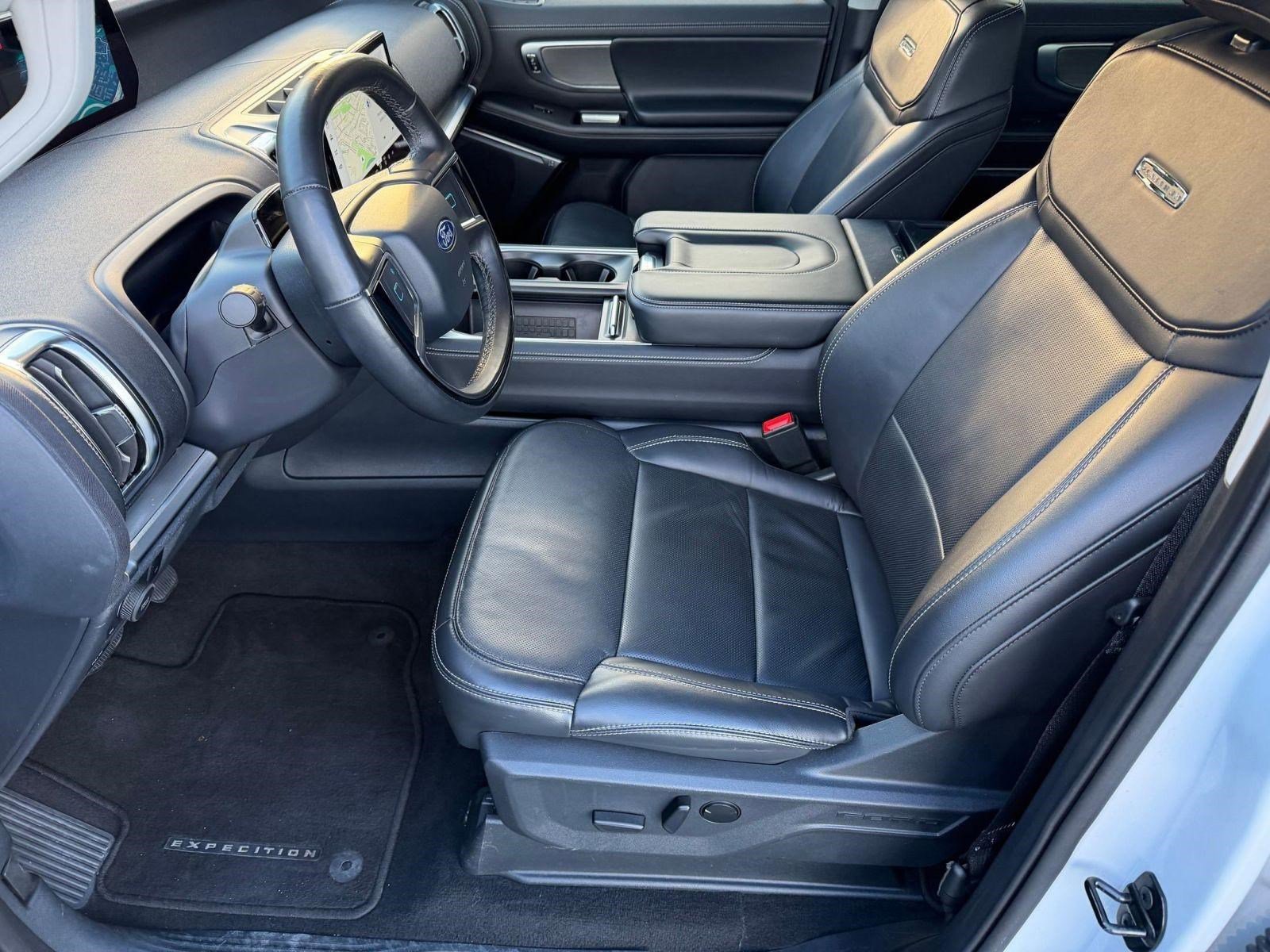 Certified 2025 Ford Expedition Platinum image 24