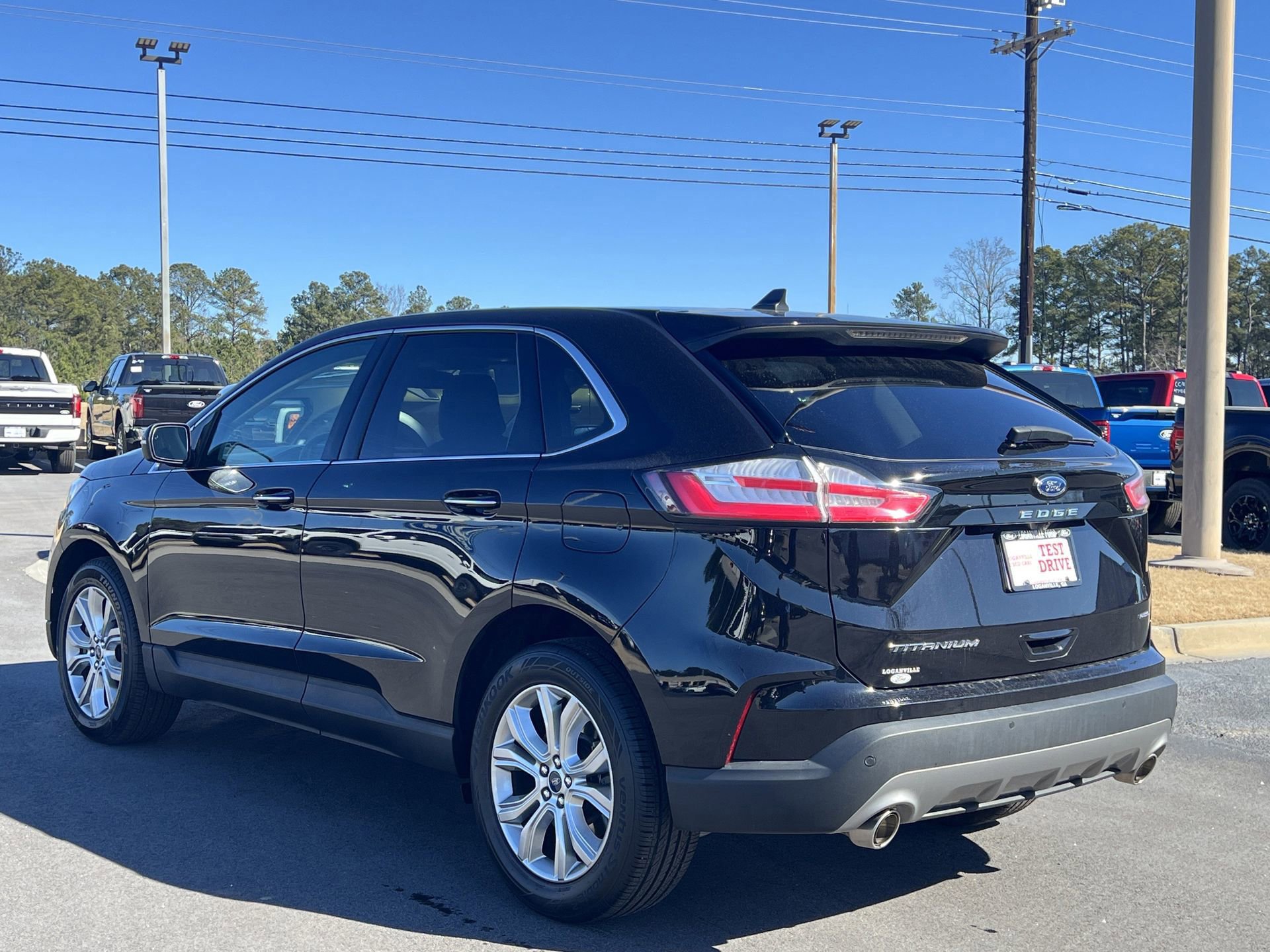 Certified 2022 Ford Edge Titanium w/ Equipment Group 301A image 5