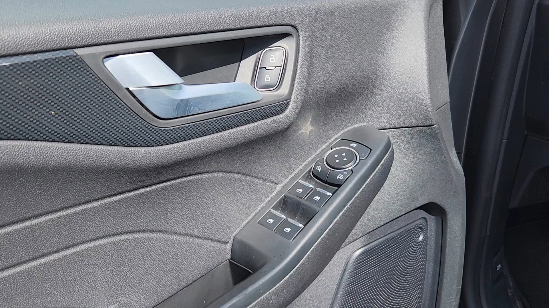 Certified 2025 Ford Escape ST-Line image 8