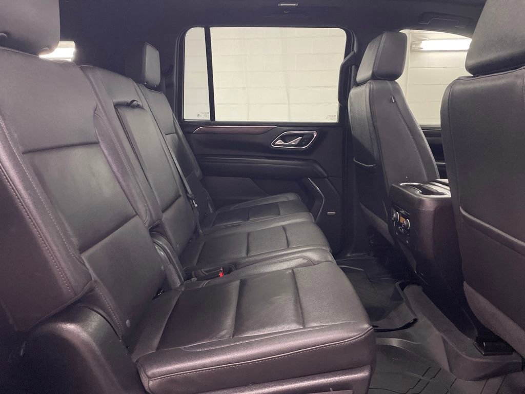 Used 2023 Chevrolet Suburban Z71 w/ Luxury Package image 30