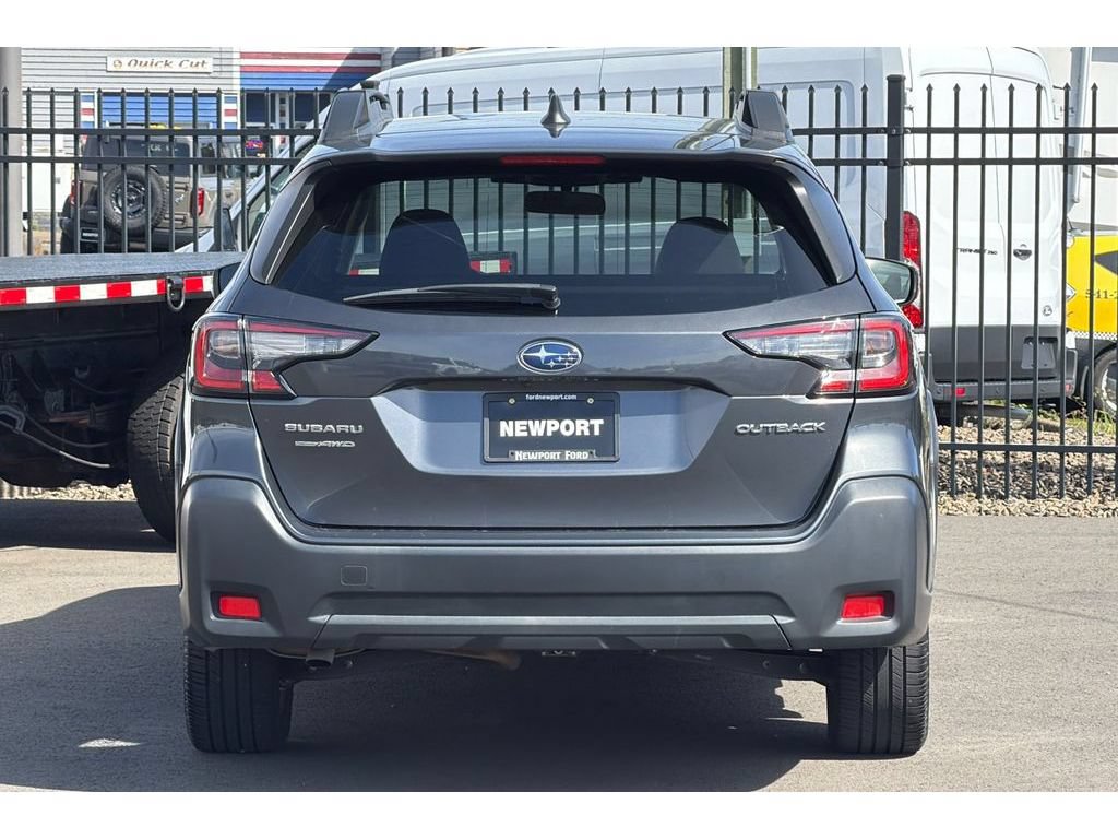 Used 2023 Subaru Outback Premium AWD/4WD image 5