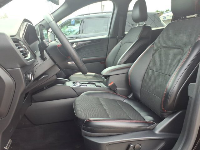 Certified 2024 Ford Escape ST-Line w/ Tech Pack #1 AWD/4WD image 3