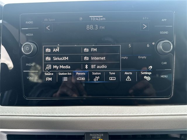 Used 2025 Volkswagen Taos SE image 17