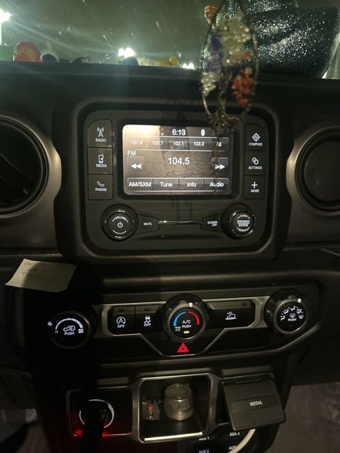 Used 2021 Jeep Gladiator Sport image 30