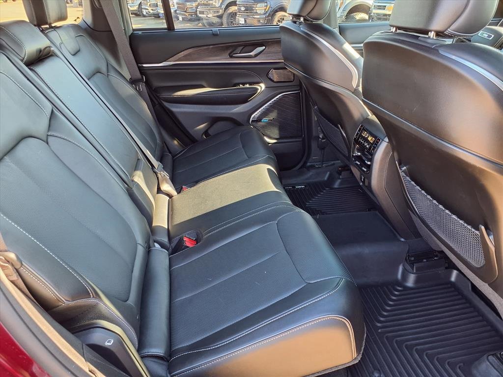 Used 2023 Jeep Grand Cherokee Overland w/ Luxury Tech Group IV image 22