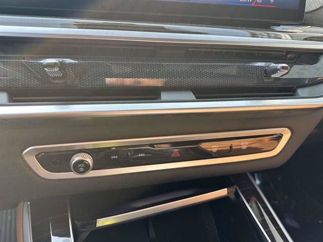 Used 2024 BMW X5 xDrive40i w/ Parking Assistance Package AWD/4WD image 14