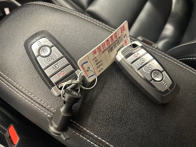 Certified 2025 Ford Escape Platinum image 16