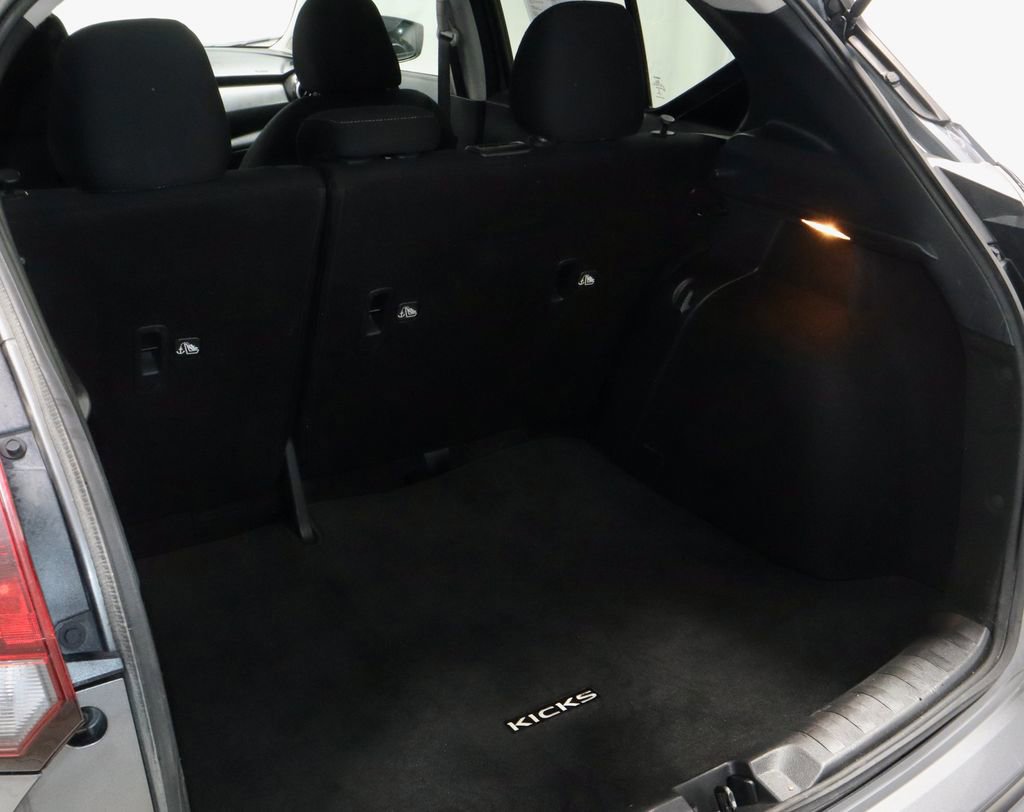 Used 2022 Nissan Kicks SV image 13