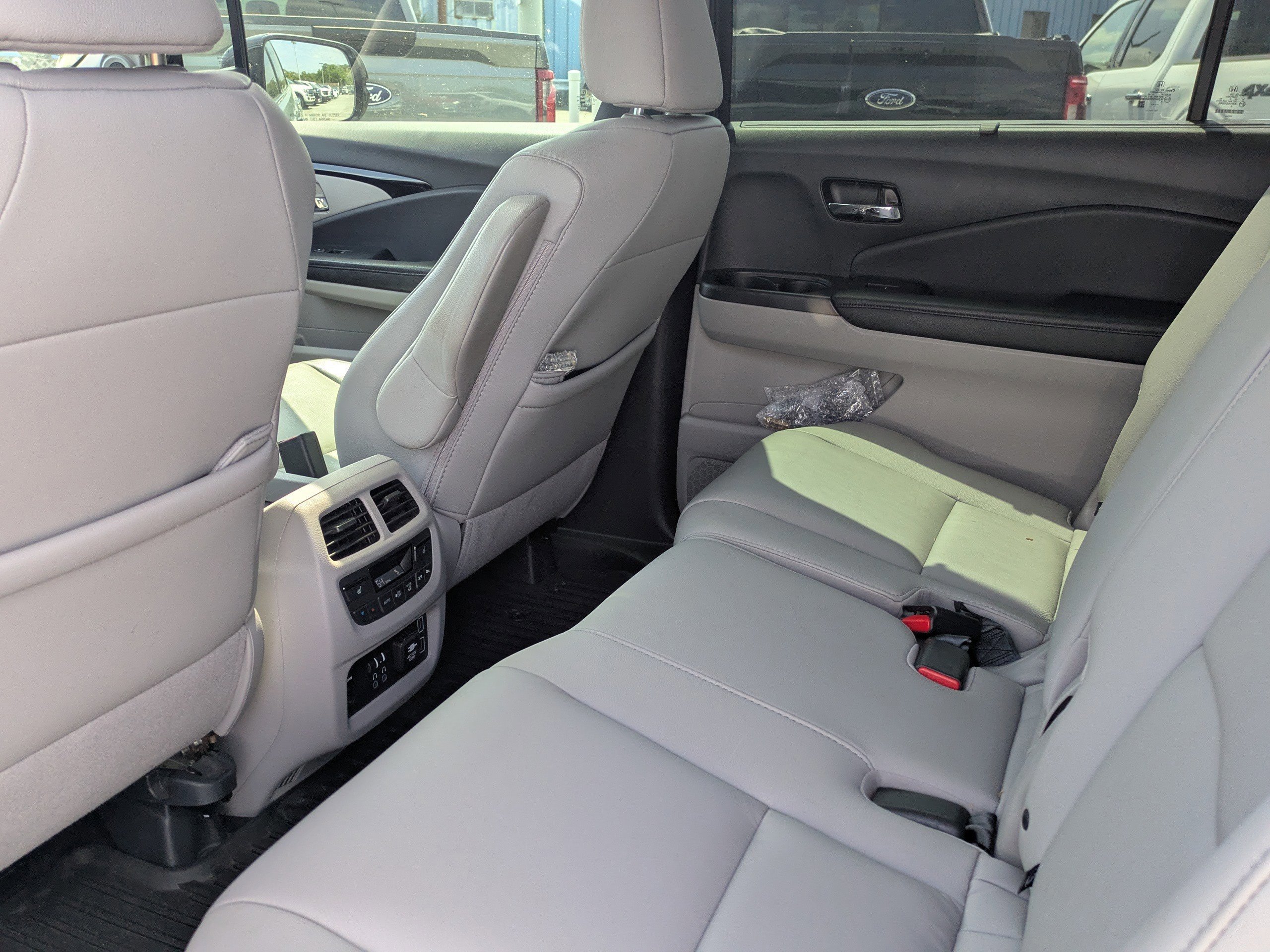 Used 2020 Honda Pilot Touring image 12