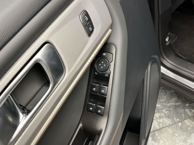 Certified 2025 Ford Explorer Active w/ Active Comfort Package AWD/4WD image 10