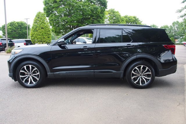 Certified 2020 Ford Explorer ST w/ Premium Technology Package AWD/4WD image 4