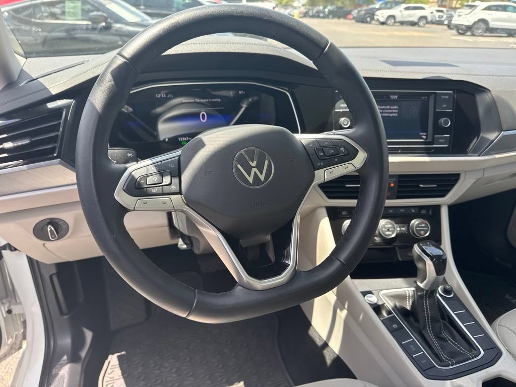 Used 2023 Volkswagen Jetta SE FWD image 12