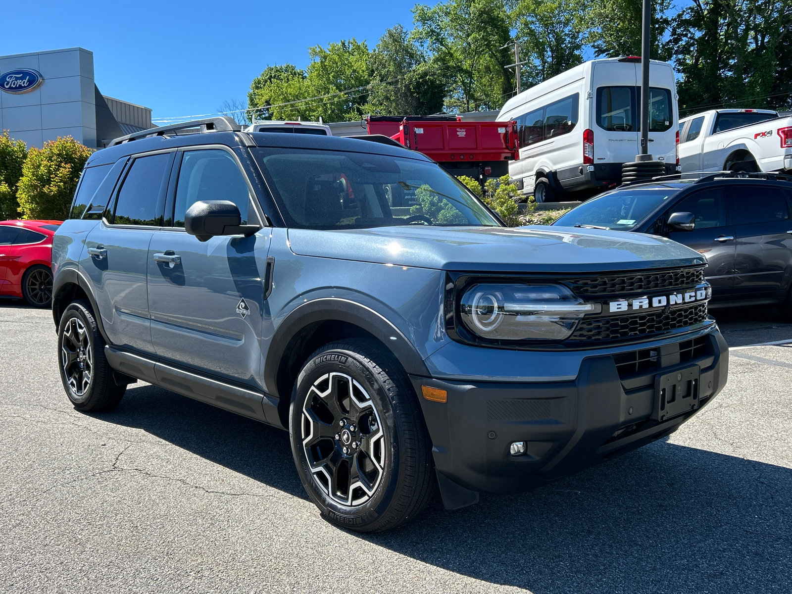 Certified 2025 Ford Bronco Sport Outer Banks w/ Outer Banks Tech Package+ AWD/4WD image 1