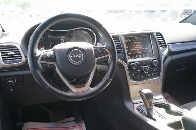 Used 2016 Jeep Grand Cherokee Laredo 75th Anniversary image 9