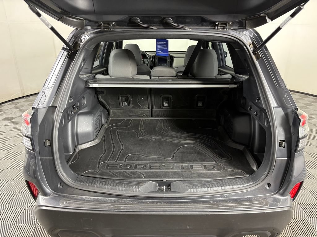 Used 2025 Subaru Forester AWD/4WD image 26