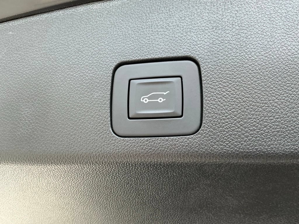 Used 2023 Buick Encore GX Select w/ Sport Touring Package FWD image 26