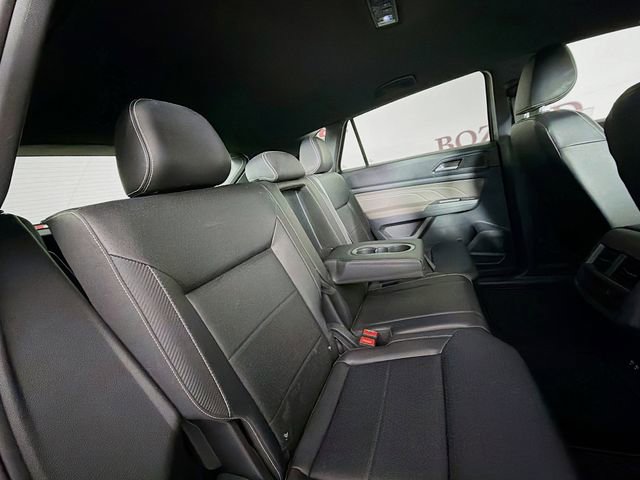 Used 2022 Volkswagen Atlas Cross Sport SE FWD image 31