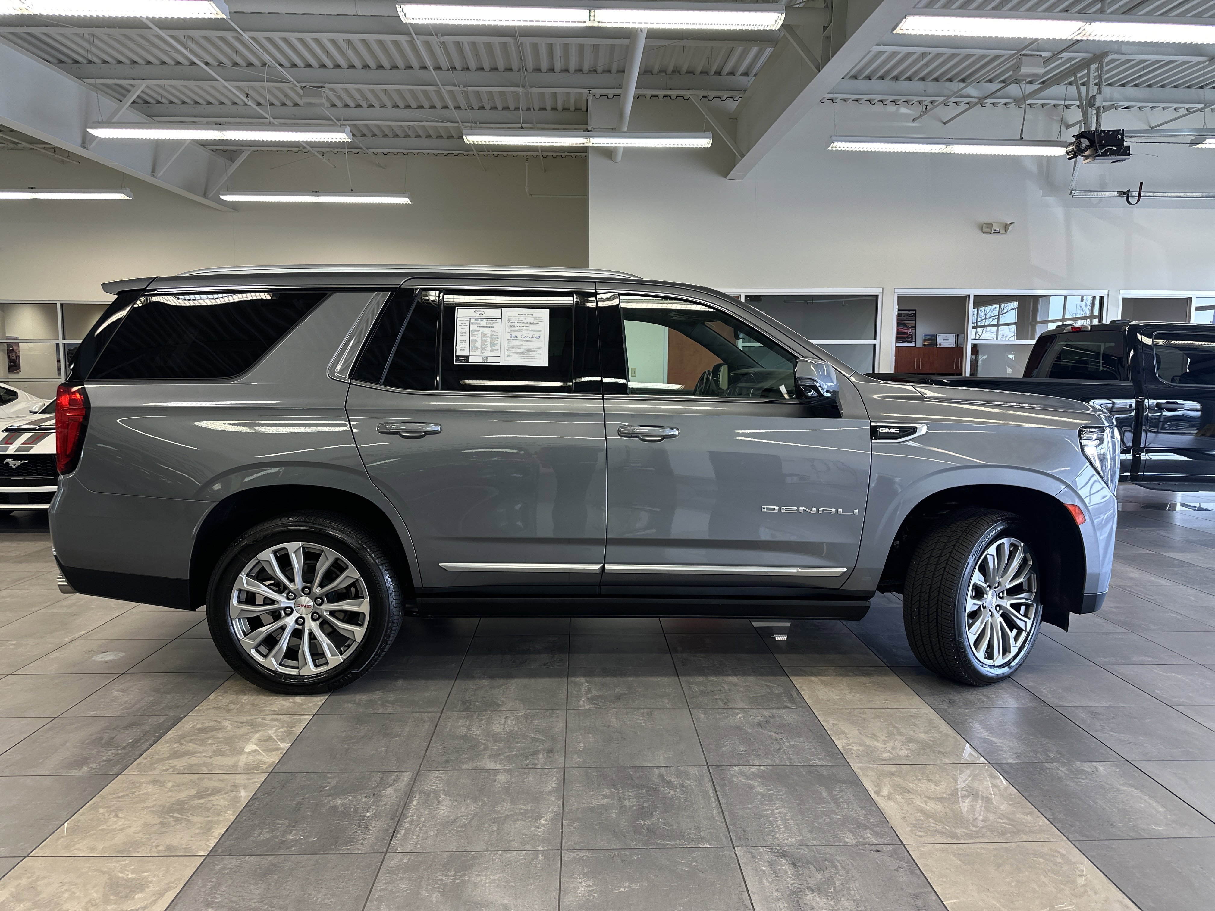 Used 2021 GMC Yukon Denali w/ Denali Premium Package image 15