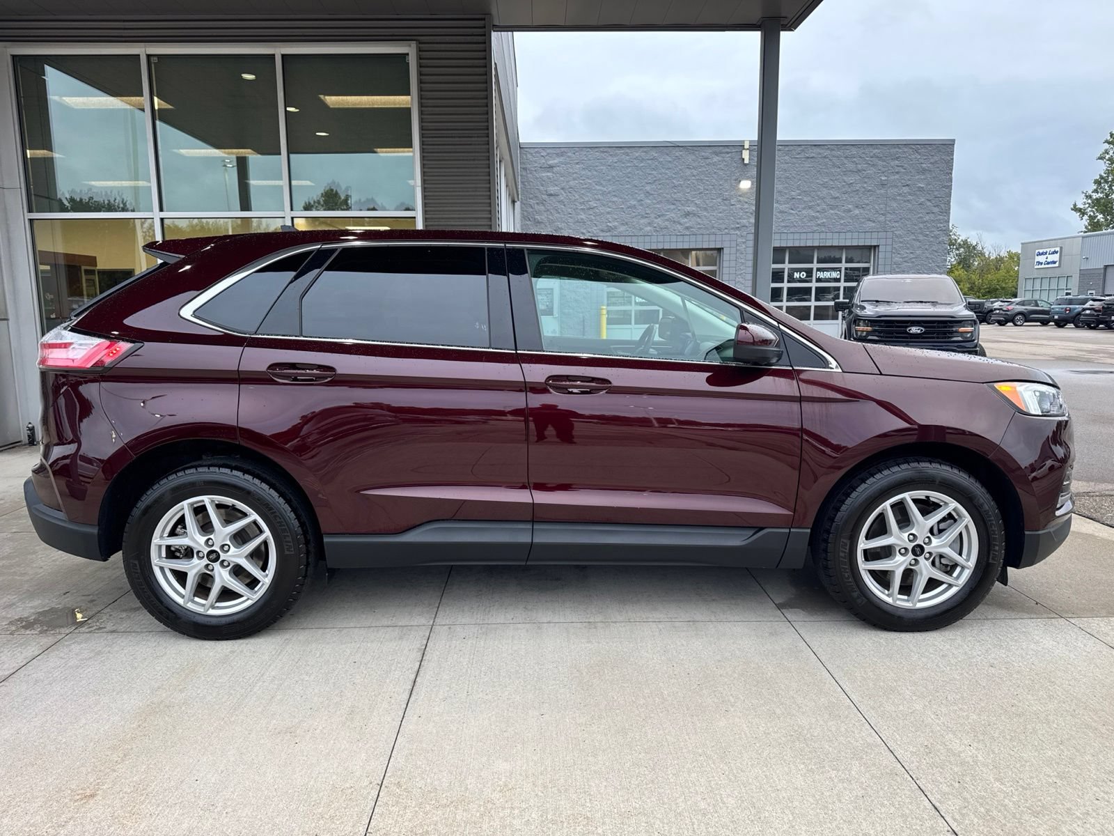 Certified 2024 Ford Edge SEL w/ Convenience Package AWD/4WD image 9