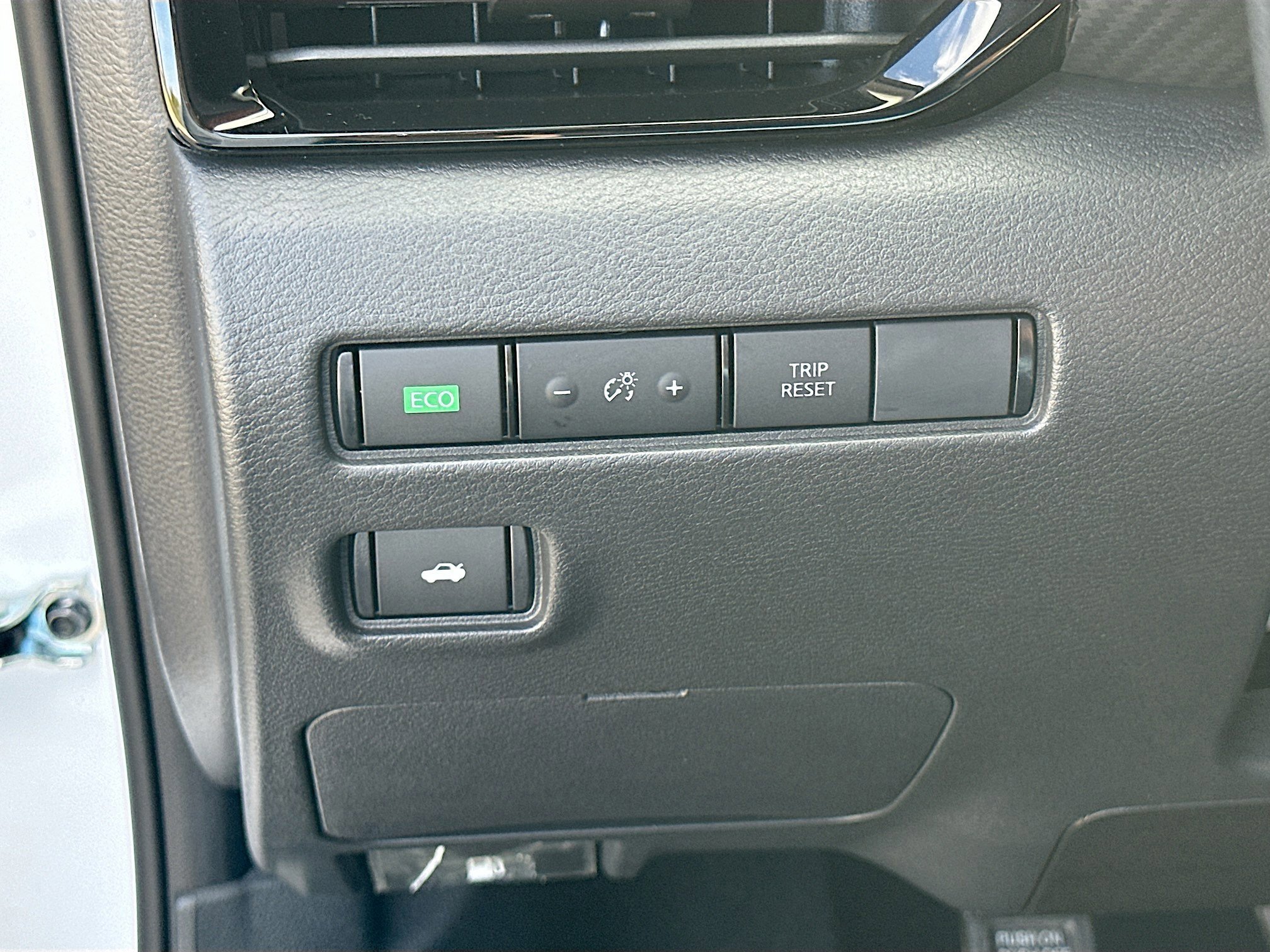 Used 2025 Nissan Sentra SV w/ Lighting Package image 10