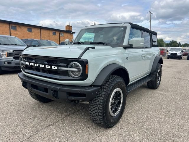 Certified 2022 Ford Bronco Outer Banks w/ Sasquatch Package AWD/4WD image 27