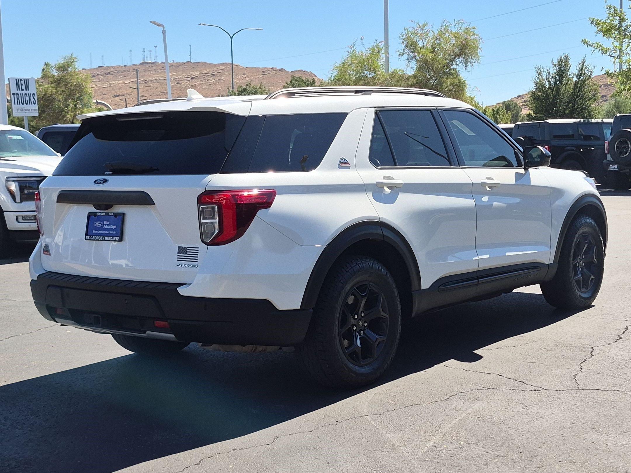 Certified 2022 Ford Explorer Timberline w/ Timberline Technology Package AWD/4WD image 4
