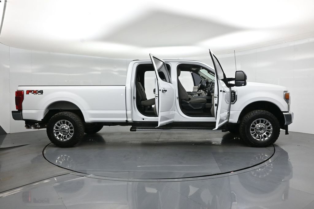 Certified 2022 Ford F250 XLT w/ XLT Premium Package AWD/4WD image 5