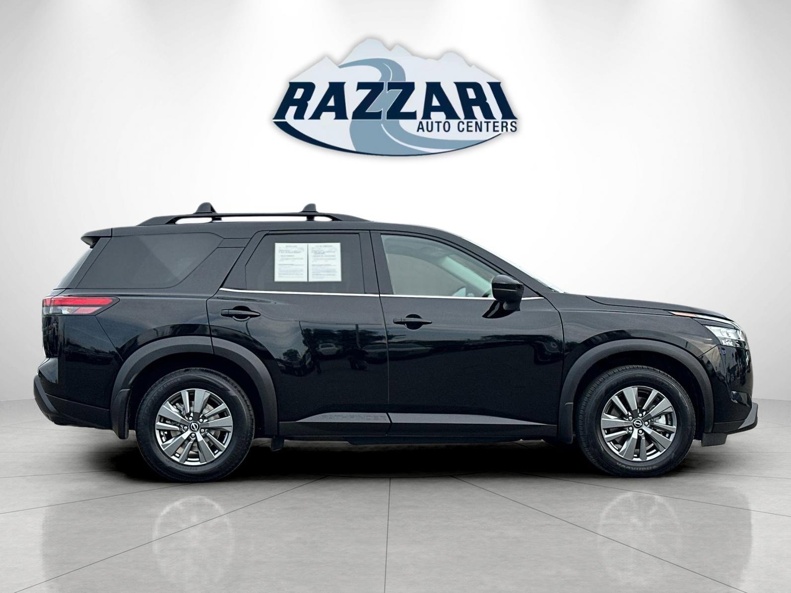 Used 2022 Nissan Pathfinder SV w/ Cargo Package image 6
