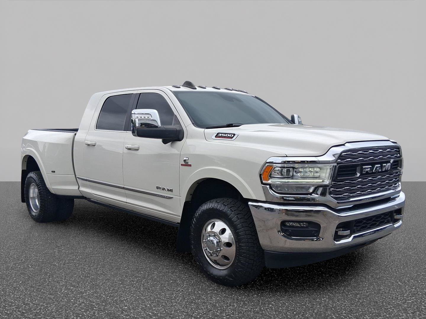 Used 2023 RAM 3500 Limited AWD/4WD image 3