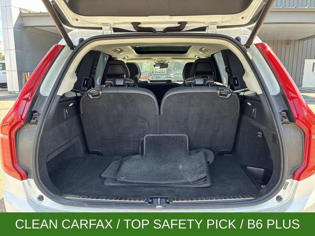 Used 2025 Volvo XC90 B6 Plus AWD/4WD image 14
