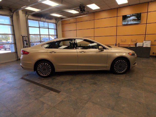 Certified 2018 Ford Fusion SE w/ Fusion SE Technology Package AWD/4WD image 8