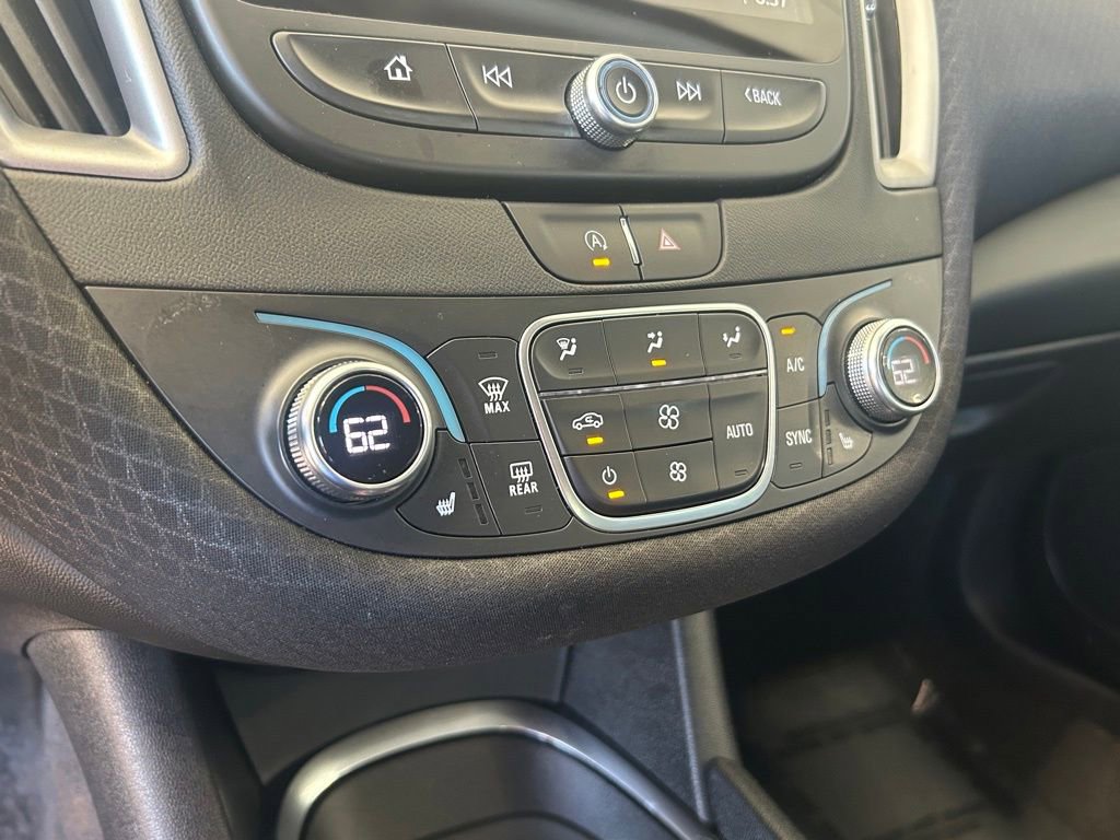 Used 2025 Chevrolet Malibu LT image 37