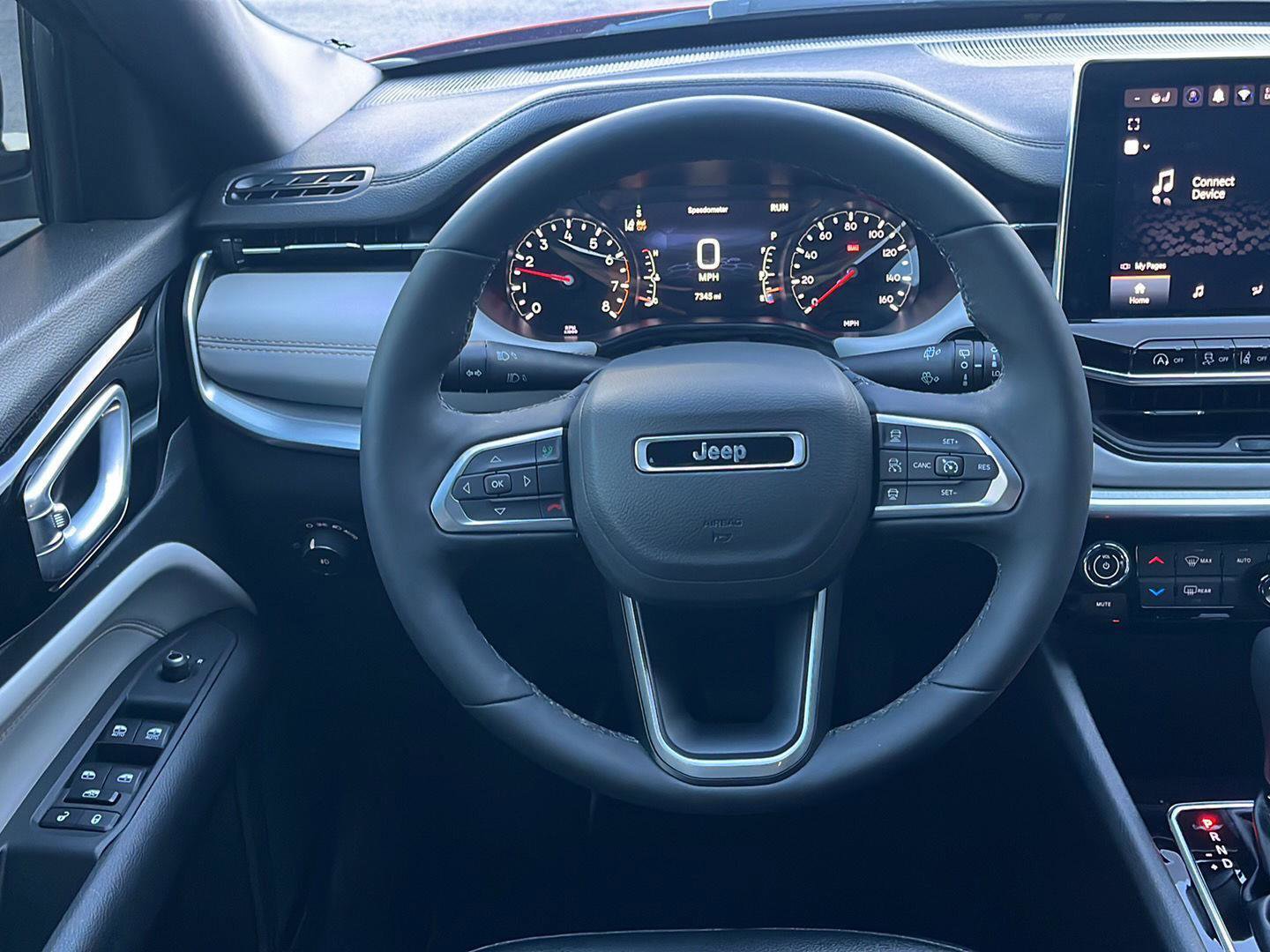 Used 2025 Jeep Compass Limited image 19