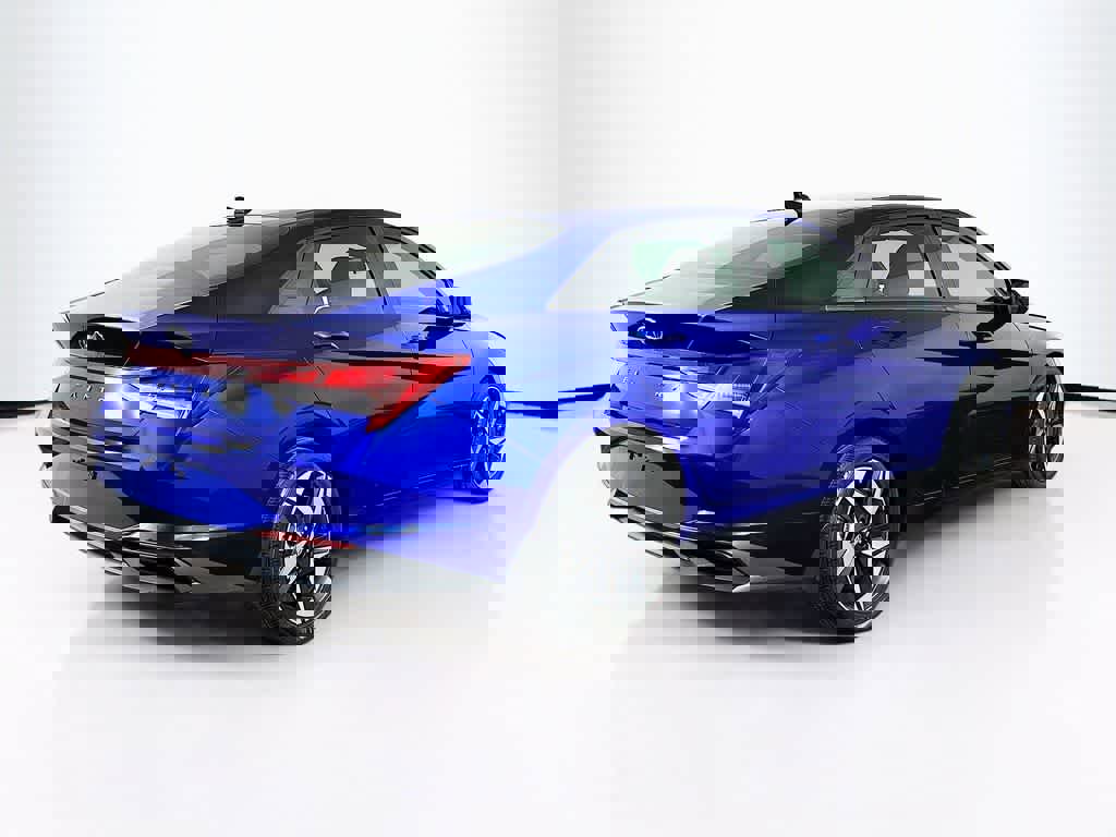 Used 2023 Hyundai Elantra SEL w/ Convenience Package image 23