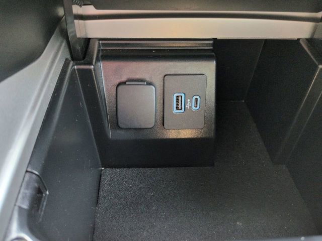 Certified 2024 Ford Explorer XLT w/ Equipment Group 202A RWD image 28
