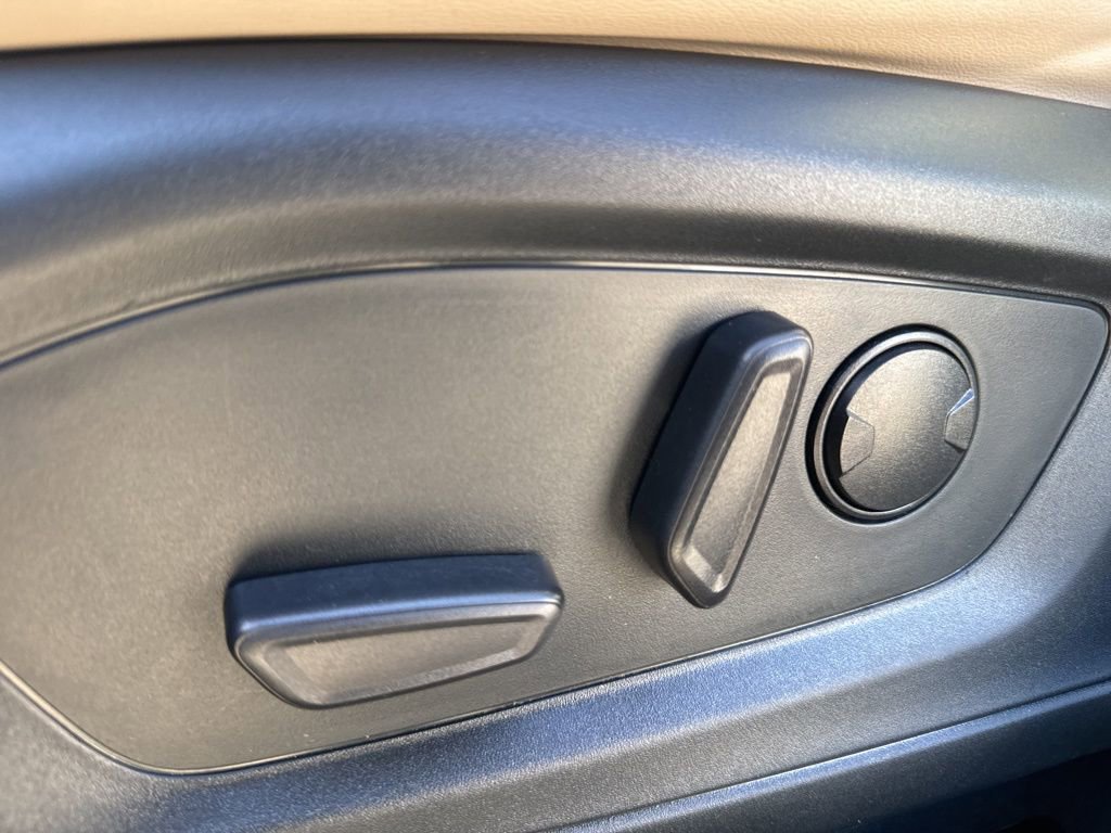 Certified 2024 Ford Explorer XLT w/ Equipment Group 202A image 18