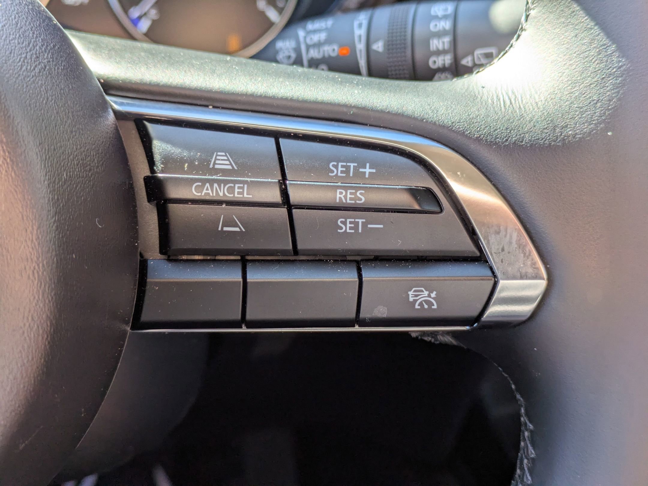 Used 2025 MAZDA CX-30 Carbon image 17